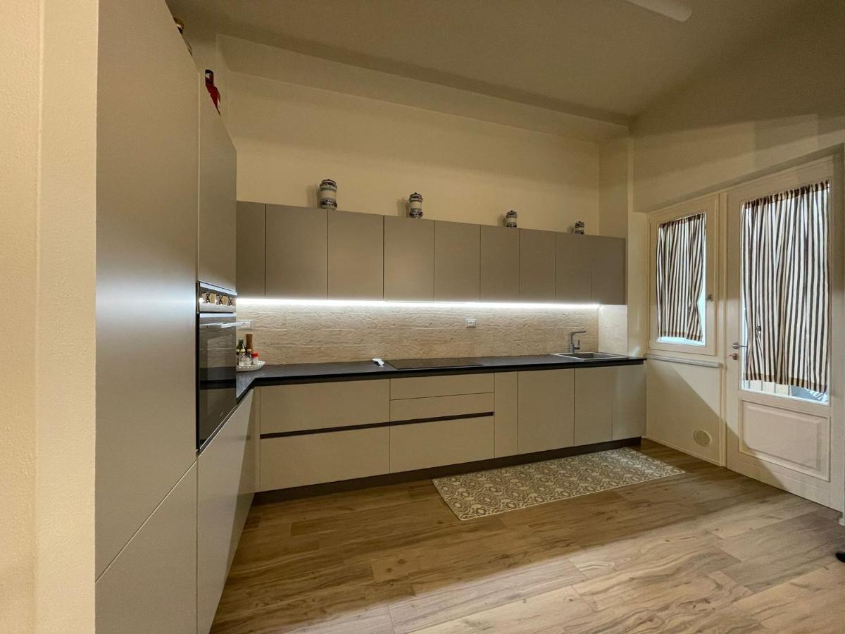 Appartamento In Centro Storico. Camaiore Ngoại thất bức ảnh